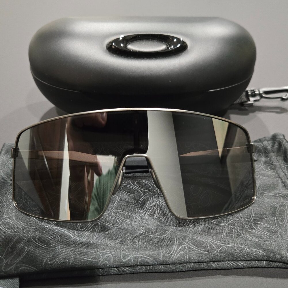 Oakley Men's SUTRO TI - Titanium Full Rim Prizm Sunglasses